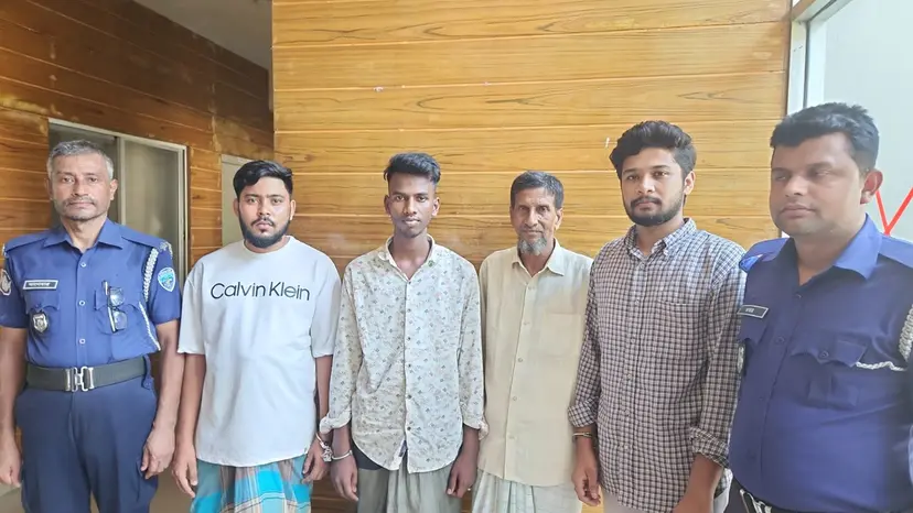 সাবেক ভূমিমন্ত্রীর পক্ষে ঝটিকা মিছিল, আওয়ামী লীগ নেতাসহ ৪ জন গ্রেপ্তার